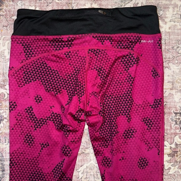 Nike Women’s Floral Pink and Black Leggings - Picture 2 of 5